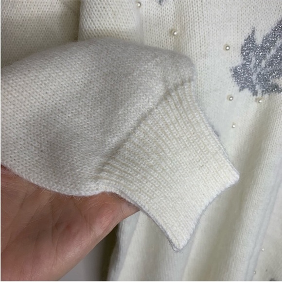 MARELLA NWT Vintage Appliqué V-Neck Sweater - Picture 6 of 10